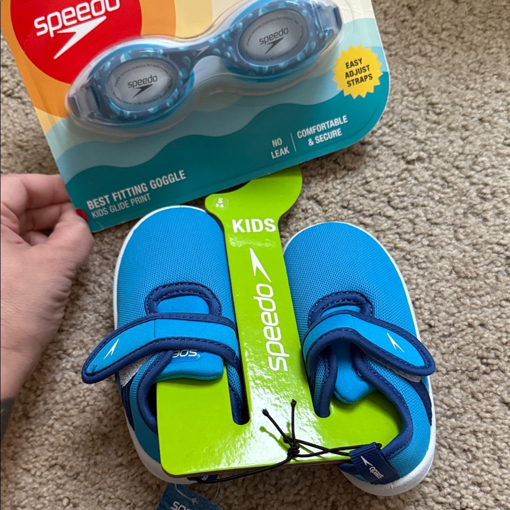 Speedo - Swim Set - Water Shoes & Goggles